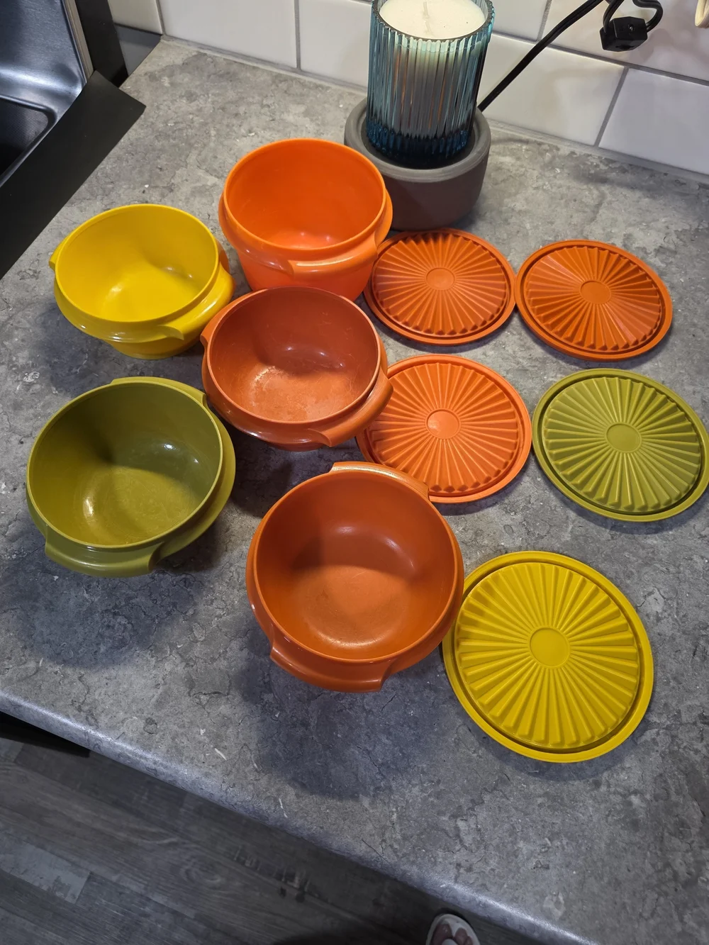 Tupperware vintage bowls